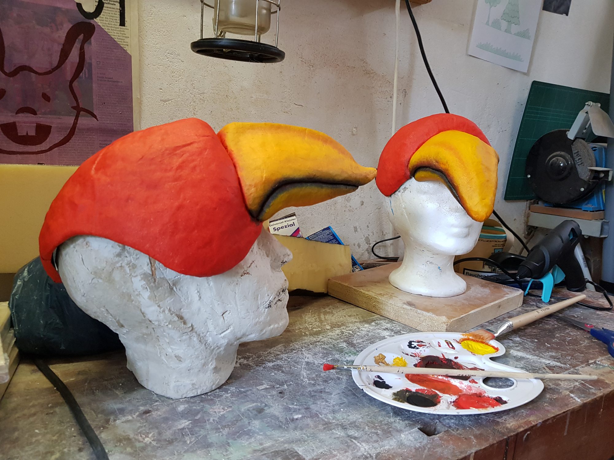 Schnabelmasken von Papageno und Papagena als Notfall Maskenbau-Auftrag für das Goethe-Theater Bad Lauchstädt