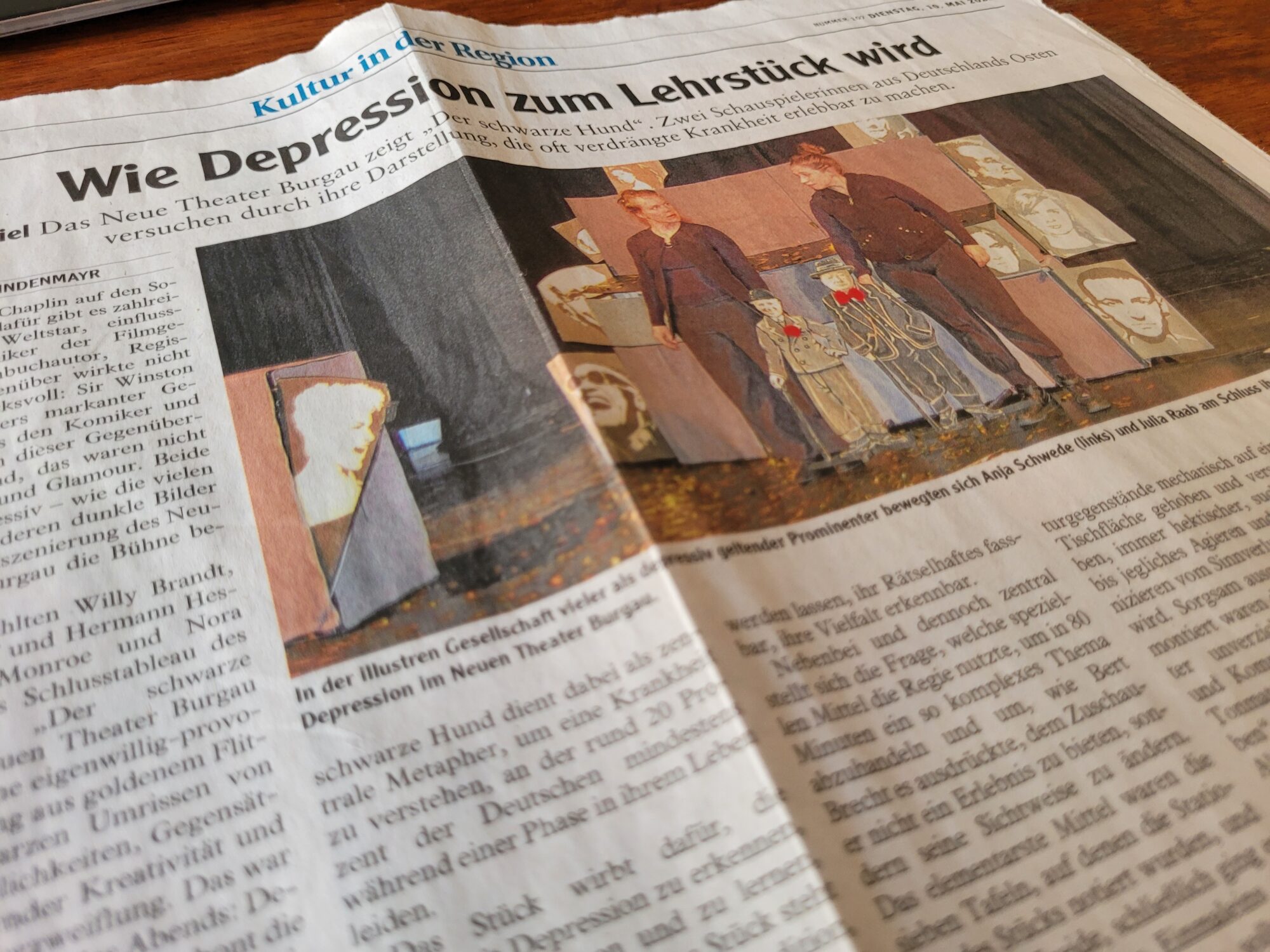 Wie Depression zum Lehrstück wird; Günzburger Zeitung, 10.05.2022, ein Artikel von Herrn Lindemeyer über die Figurentheaterproduktion 
