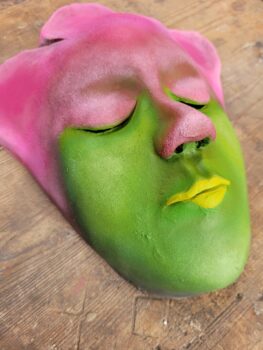Maskenbau für "Flora und der Baum", Figurentheaterproduktion von Figurenspielerin Julia Raab