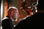 Ekky Meister am Klavier in "Gundermann - Engel übder dem Revier", Kunstrasen e.V. Leipziger; Foto: Dr. Ria Hennebach